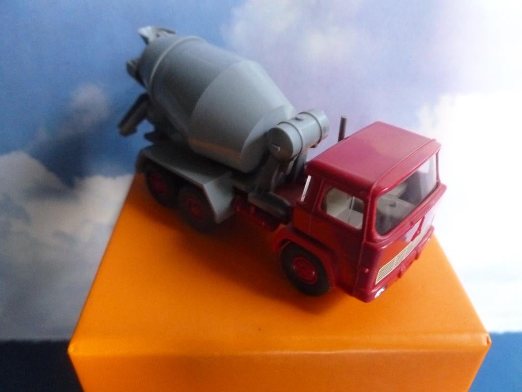 Camion MAGIRUS DEUTZ Bétonnière 1/87 HO WIKING Germany Neuf, Enlèvement ou Envoi, Comme neuf, Bus ou Camion, Wiking