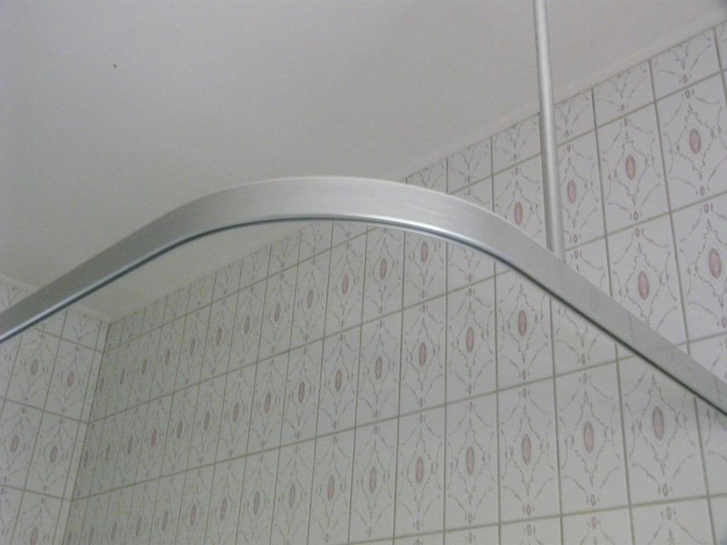 RAIL ALU POUR RIDEAU DE DOUCHE, Enlèvement, Utilisé, Chrome, Baignoire