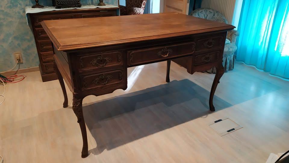 Dubbelzijdig eikenhouten bureau in Louis XV Régence-stijl, Ophalen