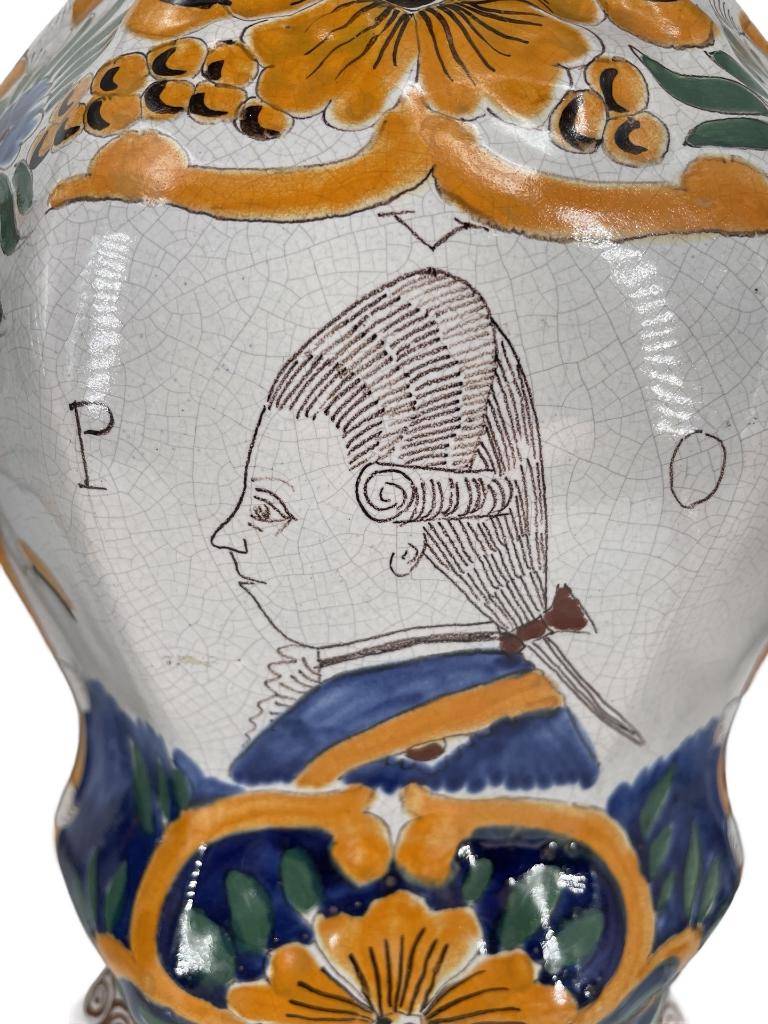 Paire de vases en faïence décor Prince d’Orange – XIXe, Antiquités & Art, Enlèvement ou Envoi
