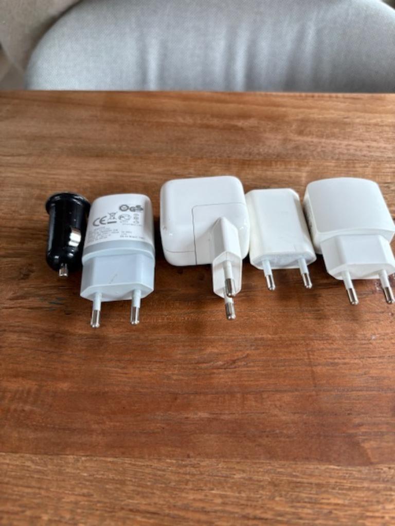 5 usb adapters, Telecommunicatie, Ophalen of Verzenden, Zo goed als nieuw, Apple iPhone
