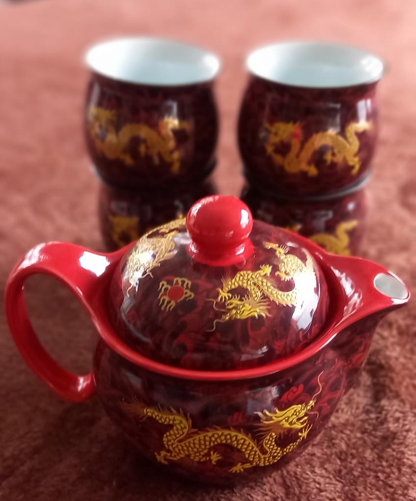 Chinese theepot en kopjes, Huis en Inrichting, Ophalen of Verzenden, Nieuw