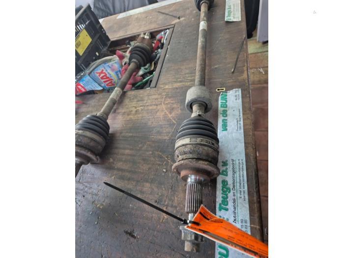 Arbre de transmission avant droit d'un Suzuki Swift, -, 3 mois de garantie, Utilisé, -
