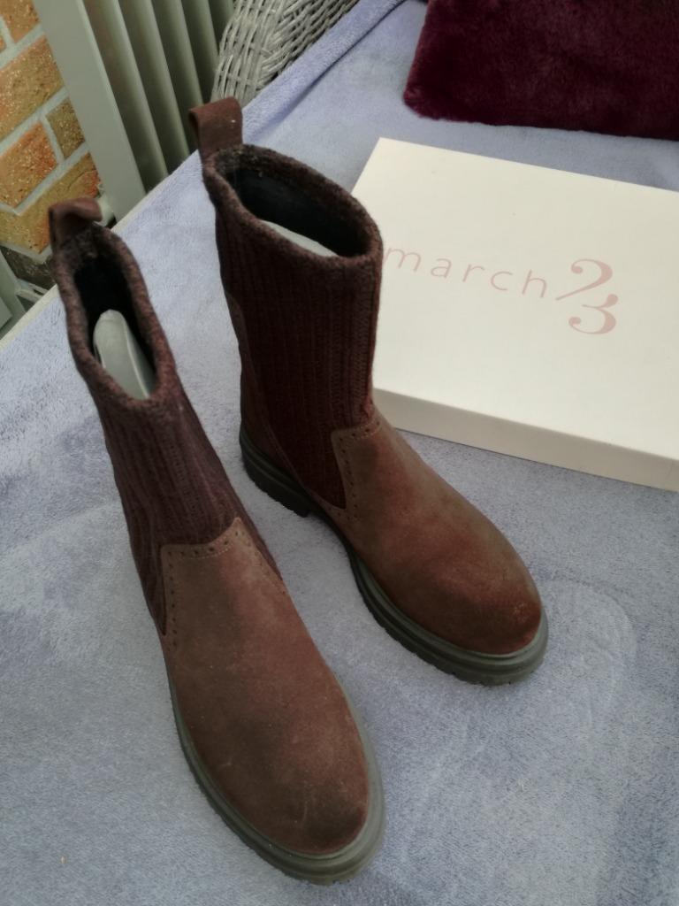 Splinternieuw damesschoenen.   (March 23), Bruin, March 23, Lage of Enkellaarzen, Nieuw