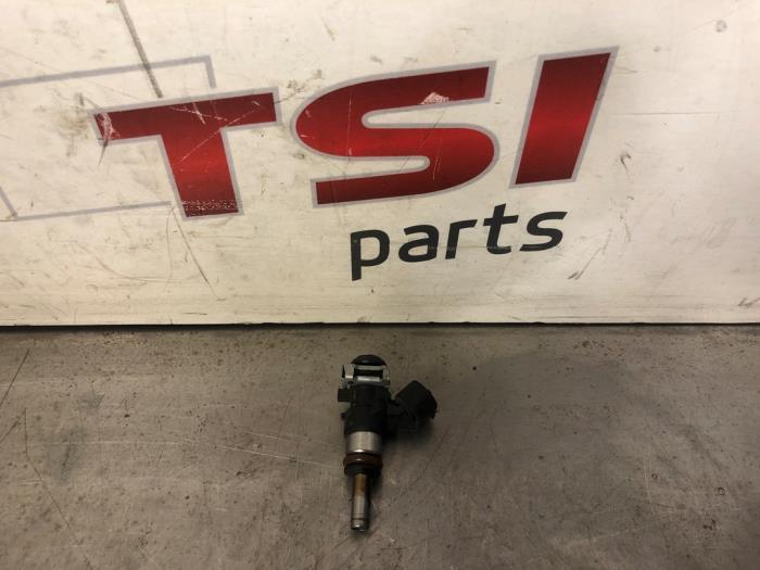 Injector (benzine injectie) van een Volkswagen Golf, Auto-onderdelen, Brandstofsystemen, Volkswagen, Gebruikt, 3 maanden garantie