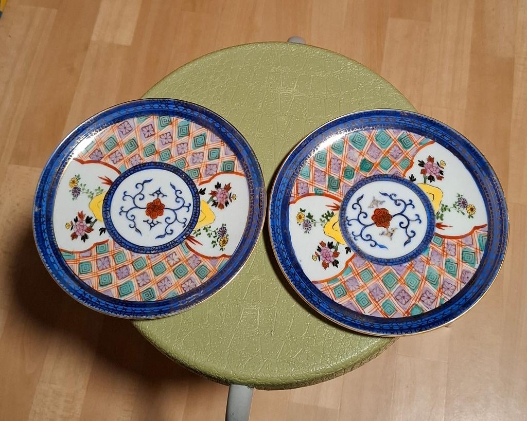 Twee oude vintage Japanse porseleinen borden Gold Imari, Antiek en Kunst, Ophalen of Verzenden