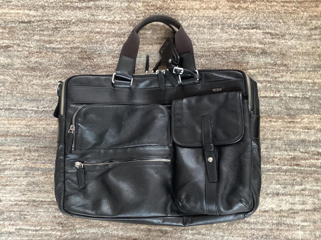 Tumi Large Brief, Envoi, Utilisé