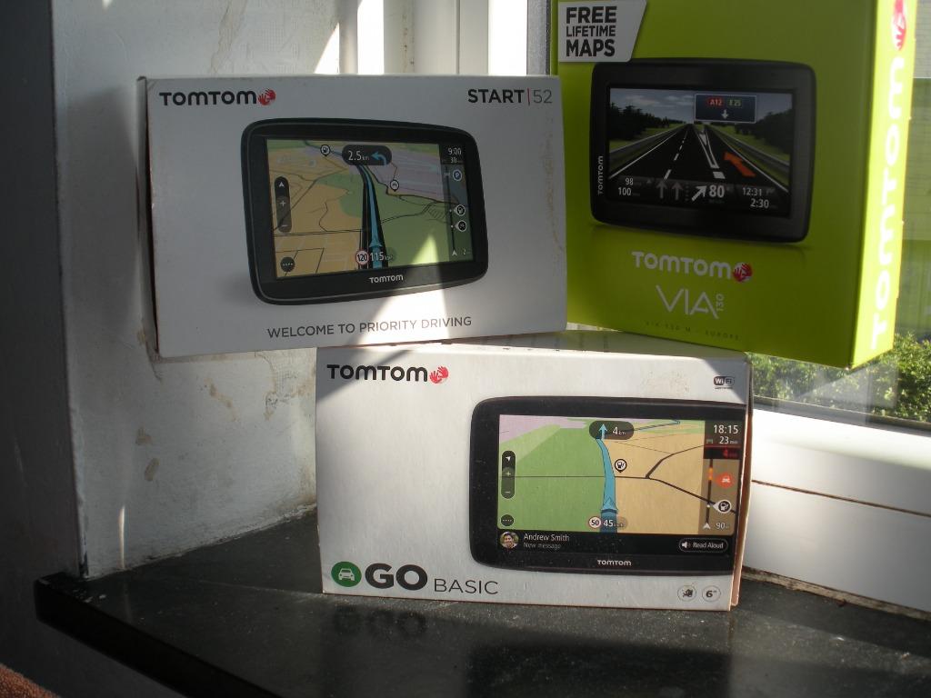 GPS 4 TomTom START + VIA Récente Modèle Avec Fixation Câbles, Enlèvement ou Envoi, Comme neuf