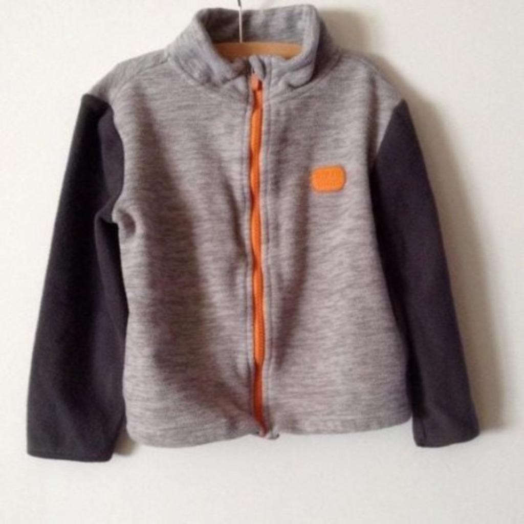Gilet garçon 6 ans, Enfants & Bébés, Enlèvement ou Envoi, Comme neuf, Garçon, Pull ou Veste
