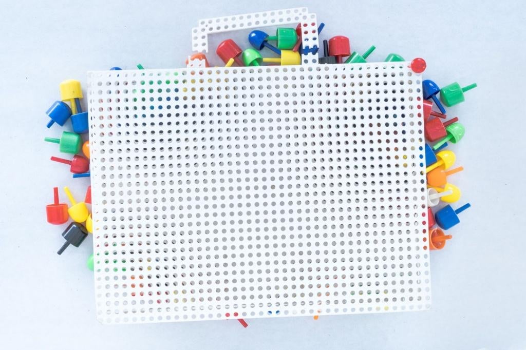Plastic speelnagels met 2 matjes, Ophalen of Verzenden, Gebruikt, Knutselen