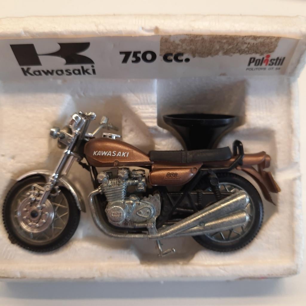 POLISTIL 1/24 KAWASAKI 750 cc. NO. GT 54.*VINTAGE 1975*, Enlèvement, Neuf, Motos