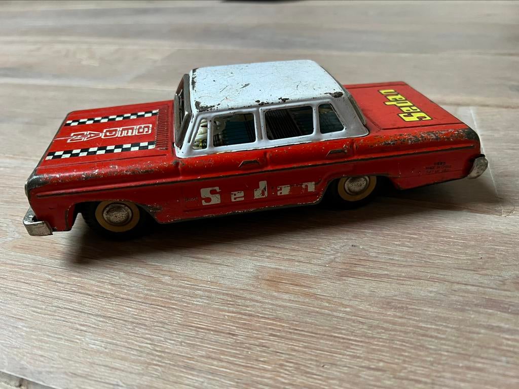 Zeer oude Chinese MF-980 Shanghai Sedan speelgoedauto, Antiek en Kunst, Ophalen of Verzenden