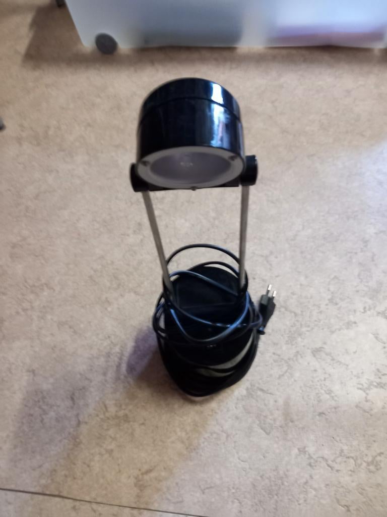 Lampe halogène de bureau, Utilisé
