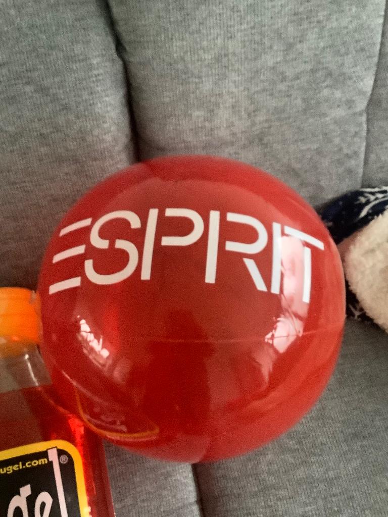 Strandballen van merk esprit , Ophalen, Zo goed als nieuw