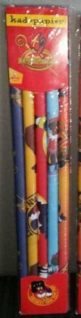 100 pakken Sinterklaas papier, Diversen, Ophalen of Verzenden, Nieuw