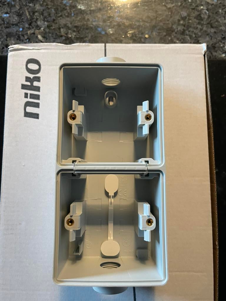 Hydro stopcontacten,potjes en drukknoppen en of schakelaars, Ophalen of Verzenden, Nieuw