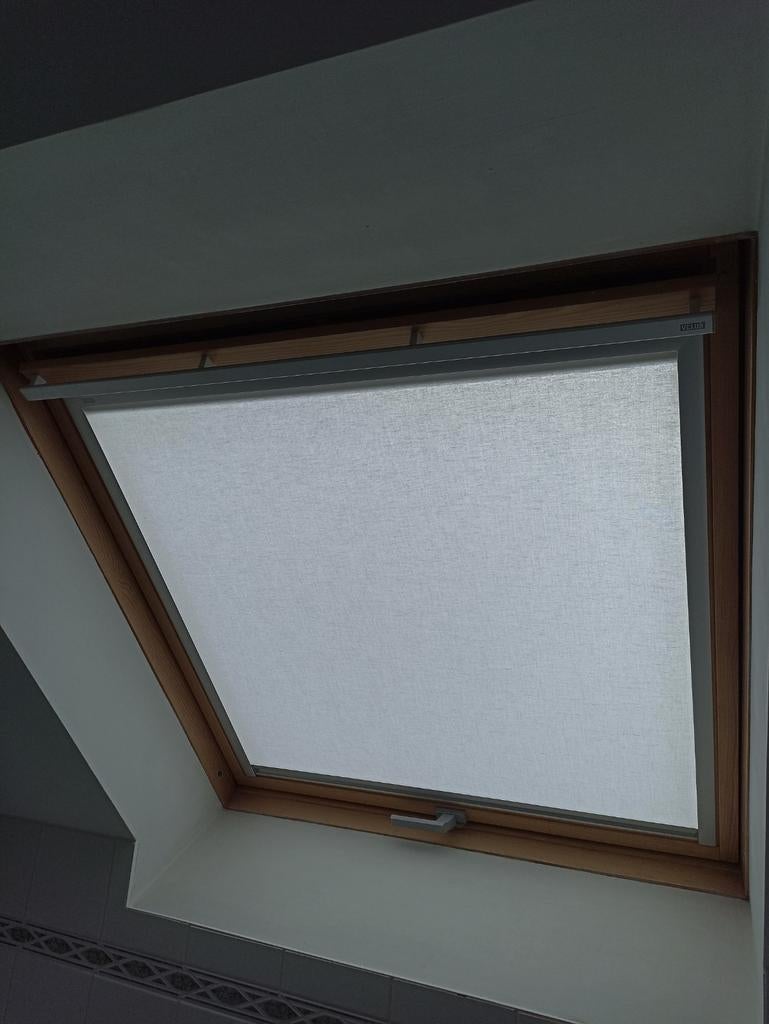 Velux rolgordijn, Ophalen, Gebruikt, Wit
