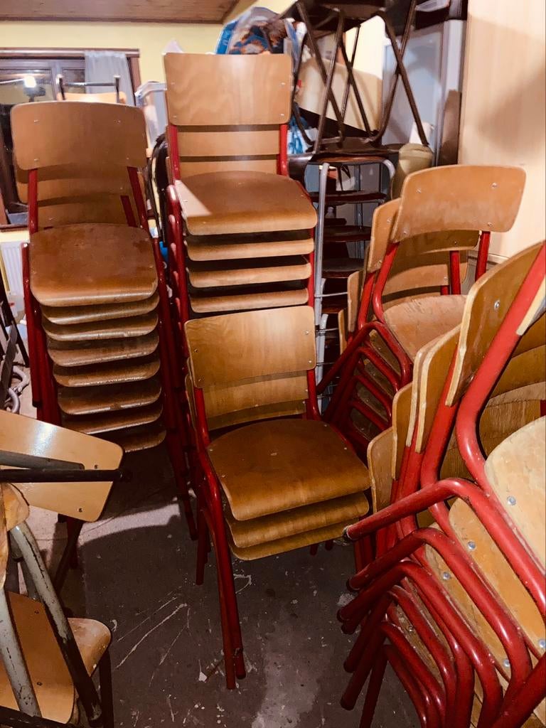 Vintage houten schoolstoelen en stapelstoelen perfect, Ophalen