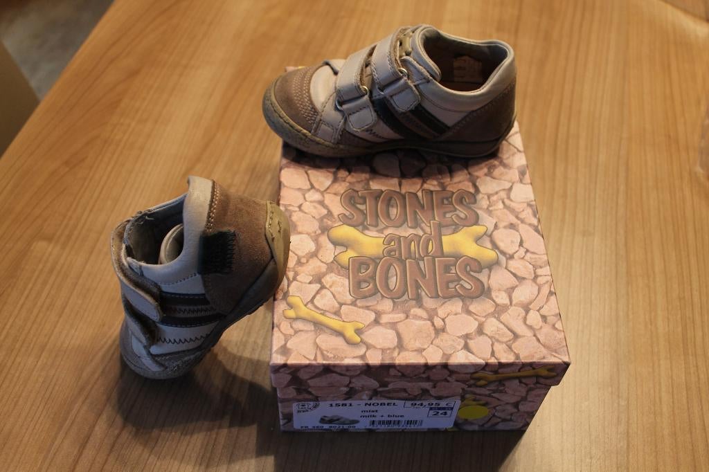 Schoen Stones & Bones maat 24, Garçon, Enlèvement ou Envoi, Utilisé, Stones and bones
