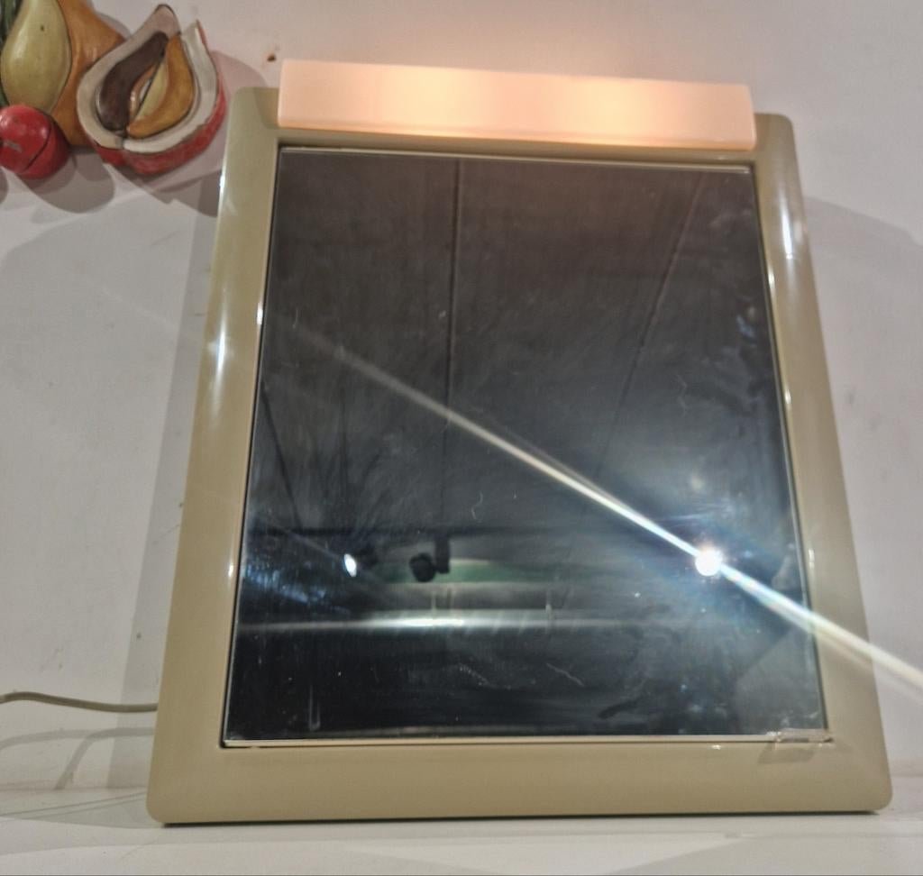 Allibert retro badkamer spiegel kast met verlichting en stop, Gebruikt, Ophalen of Verzenden, Minder dan 100 cm, Rechthoekig