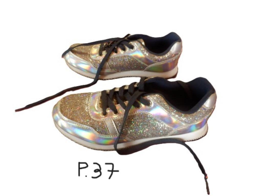 (30) - baskets femme p.37 argentées, Ophalen of Verzenden, Zo goed als nieuw, Sneakers, Grijs