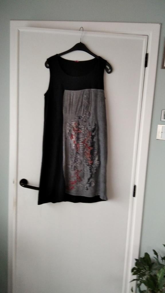 Kleedje Save the Queen maat L, Enlèvement ou Envoi, Taille 42/44 (L)