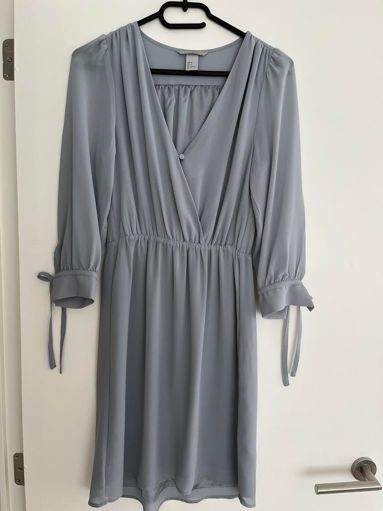 Grijsblauw kleedje H&M maat 32 (XXS), Kleding | Dames, H&M, Blauw, Ophalen of Verzenden, Zo goed als nieuw