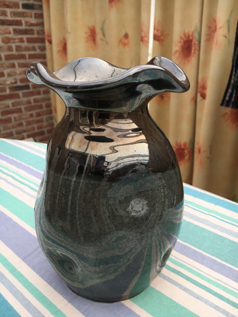 Prachtige Spaanse vaas in keramiek handgemaakt van BUXO, Ophalen