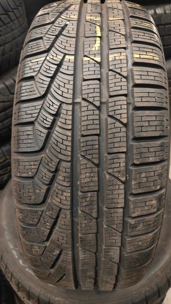 225/55r17 Pirelli winterbanden 50€ per stuk met montage, Ophalen