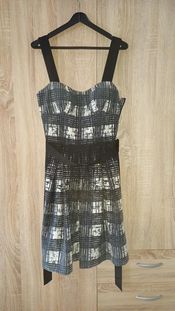 Robe neuve GUESS S 34,36, Vêtements | Femmes, Enlèvement ou Envoi, Comme neuf