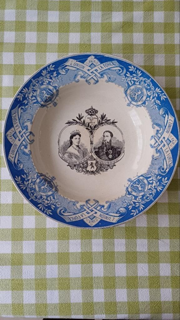 decoratief bord herdenking Leopold II en koningin van België, Antiek en Kunst, Ophalen of Verzenden