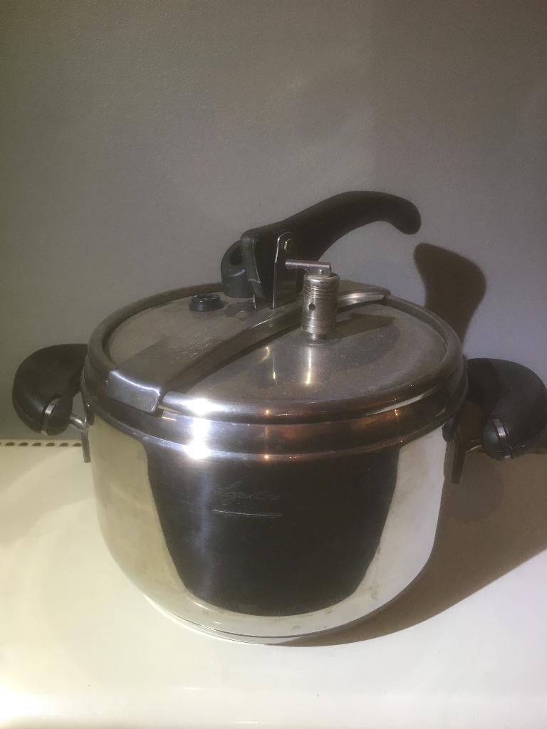 Lagostina 5L Snelkookpan /pot, Enlèvement ou Envoi, Comme neuf