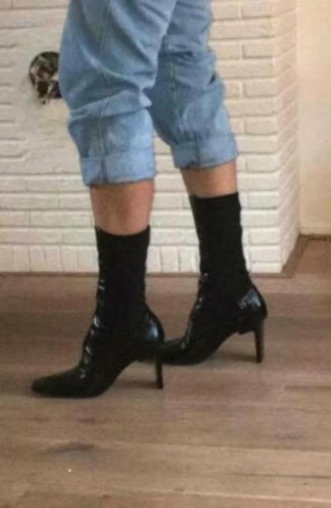 Gratis verzenden luxe 90s vintage zwarte lak laarzen mt 40, Kleding | Dames, Hoge laarzen, Verzenden, Zwart, Zo goed als nieuw