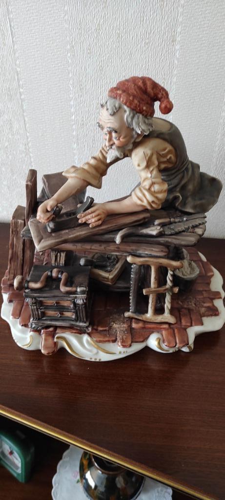 Capodimonte Porseleinen beeld De schrijnwerker, Antiek en Kunst, Ophalen