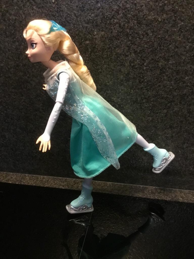 Frozen schaatsende Elsa pop, Ophalen of Verzenden, Nieuw, Overige typen