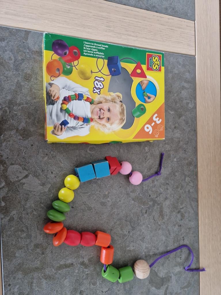 Kralenketting, Enlèvement