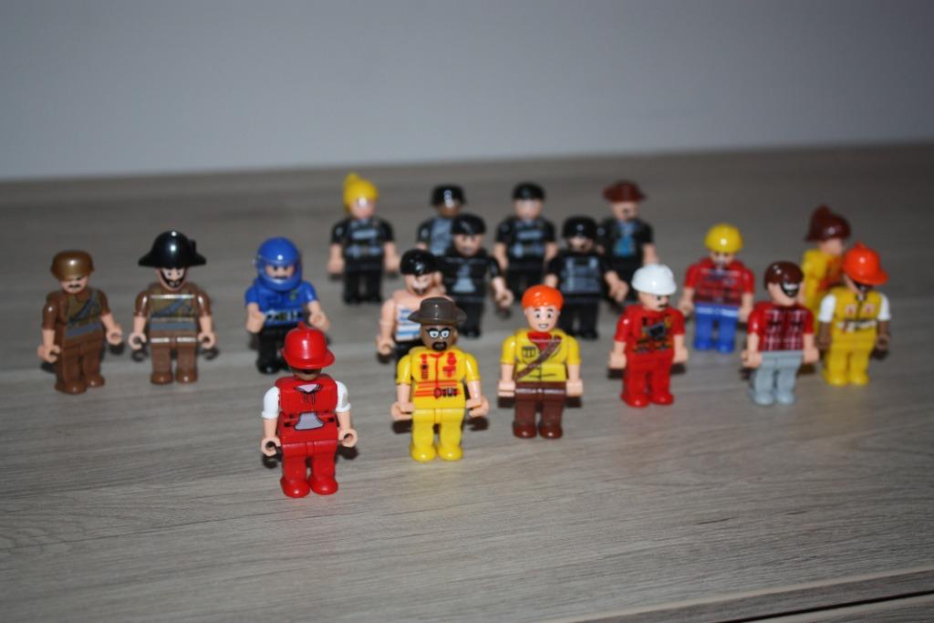 18 x figuren uit verassings-ei  , geen merk vermeld 5 cm, Ophalen of Verzenden, Zo goed als nieuw