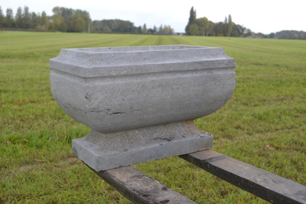 antieke gekapte arduinen jardiniere, bloembak, Enlèvement, Pierre, Intérieur