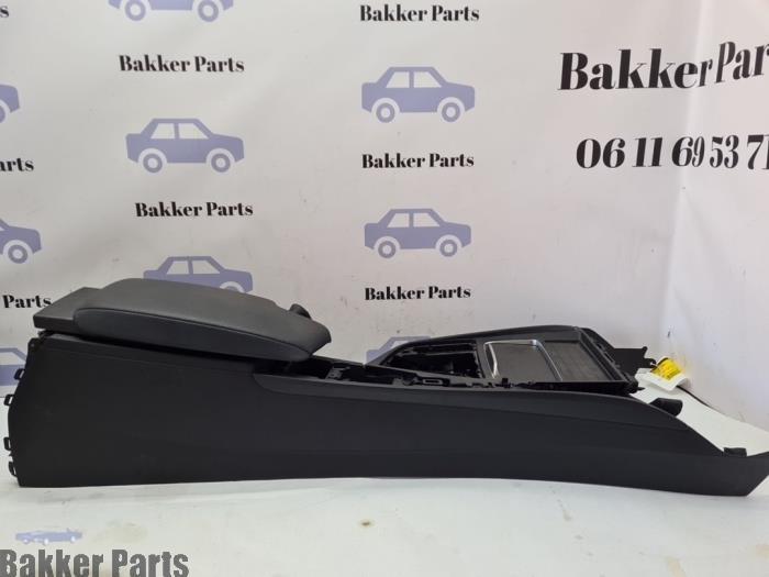 Console centrale d'un BMW 3-Serie, -, -, 3 mois de garantie, Utilisé