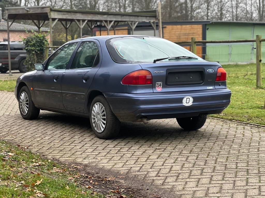 Ford Mondeo Benzine 1ste eigenaar 700€, Auto's, Mondeo, Bedrijf, 5 deurs, Handgeschakeld