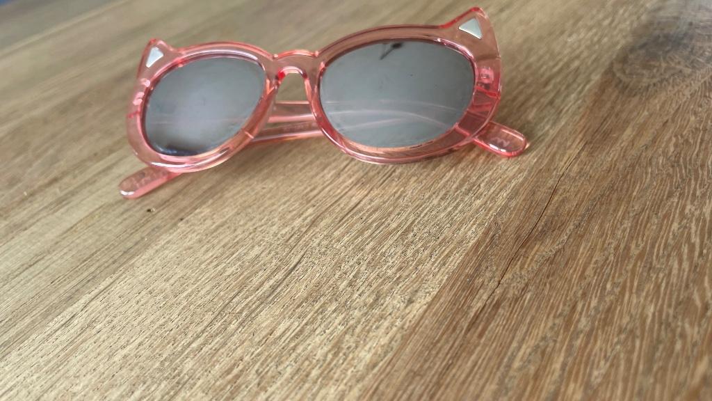 Kinder zonnebril river island, Ophalen of Verzenden, Zo goed als nieuw, River Island