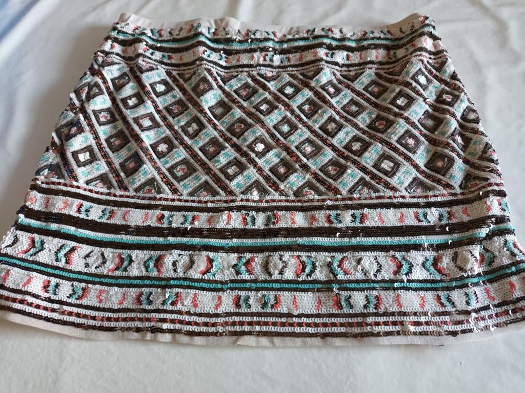 Très belle jupe entièrement à palettes, Enlèvement ou Envoi, Comme neuf, Taille 42/44 (L)