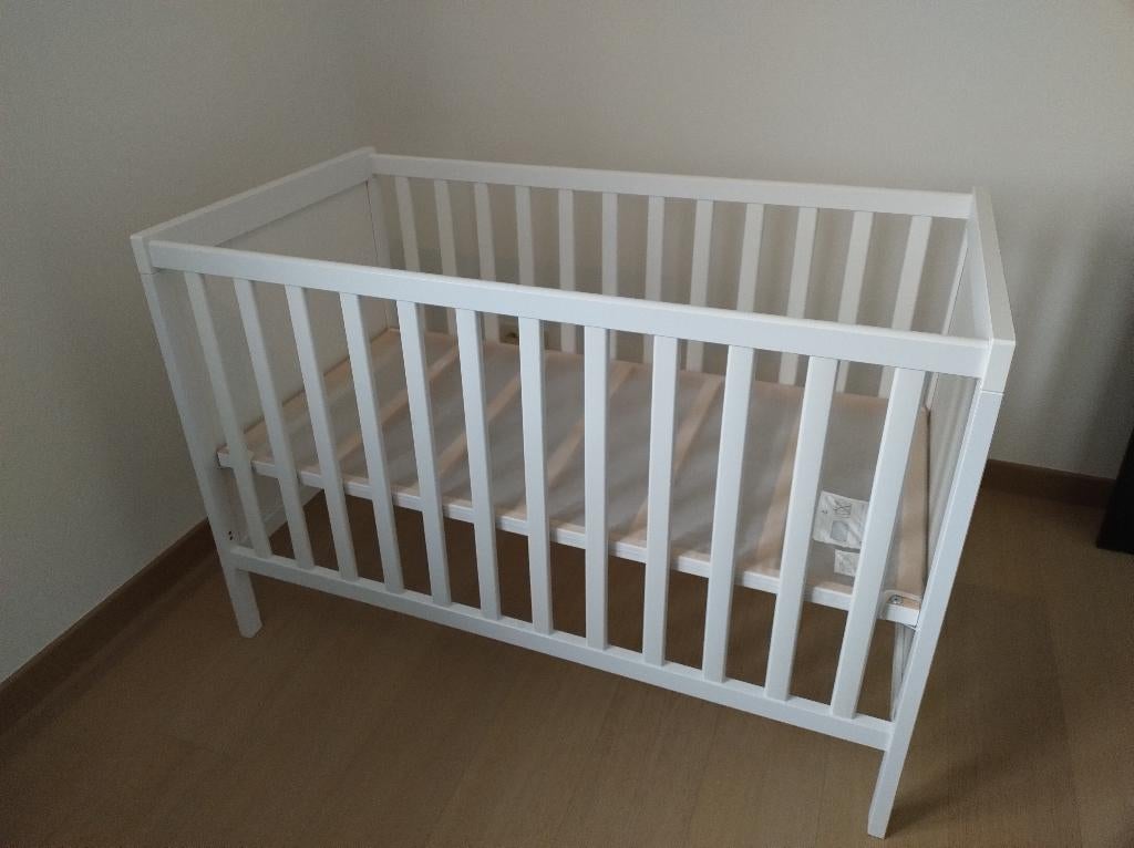 Babybedje, Ophalen, Zo goed als nieuw, Ledikant