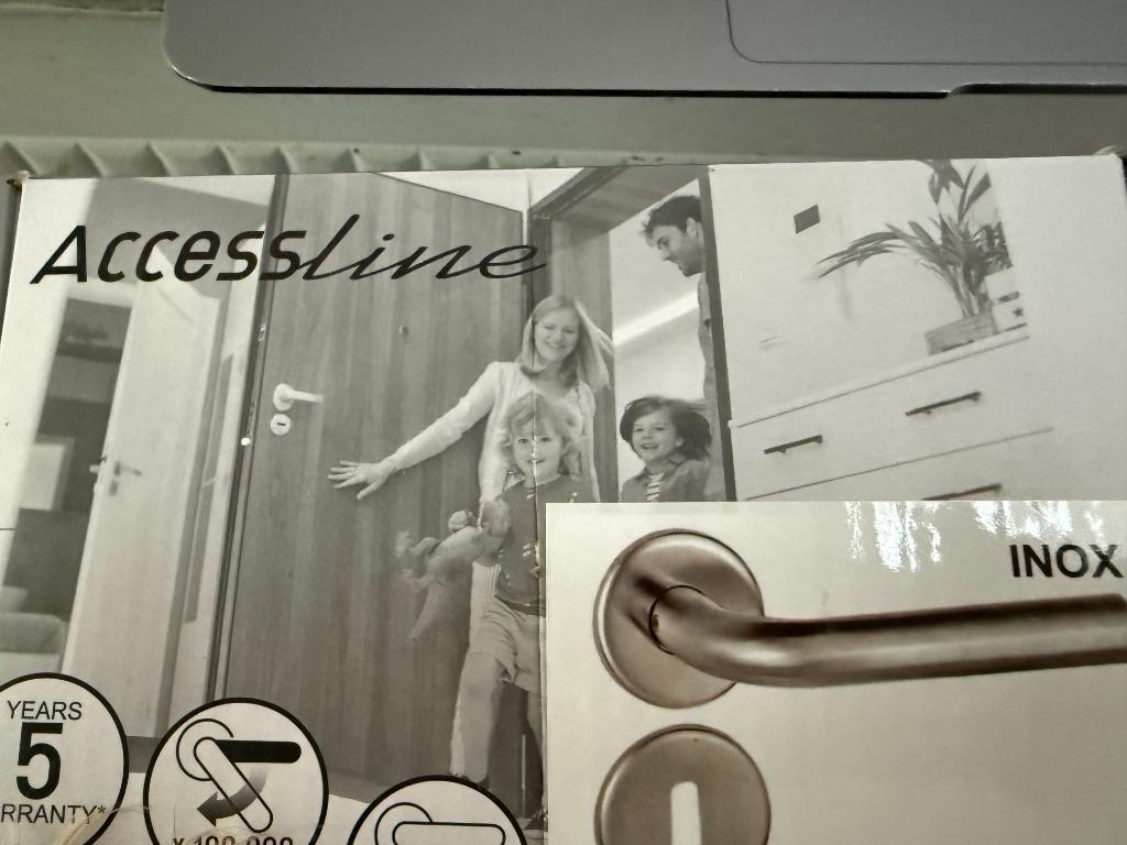 2 poignées sur rosace  Accessline ligne BERTOMANI, NEUF, Enlèvement, Neuf, Autres matériaux, Loquet ou Poignée