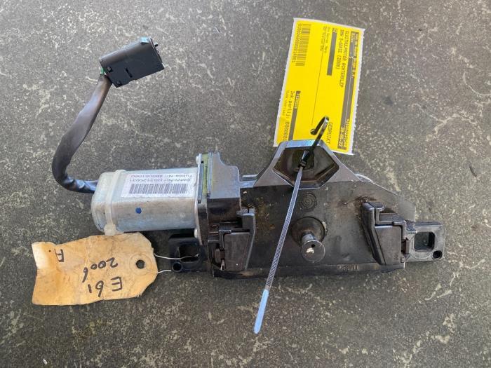 Moteur fermeture auxiliaire hayon d'un BMW 5-Serie, Enlèvement ou Envoi, 3 mois de garantie, Utilisé, BMW