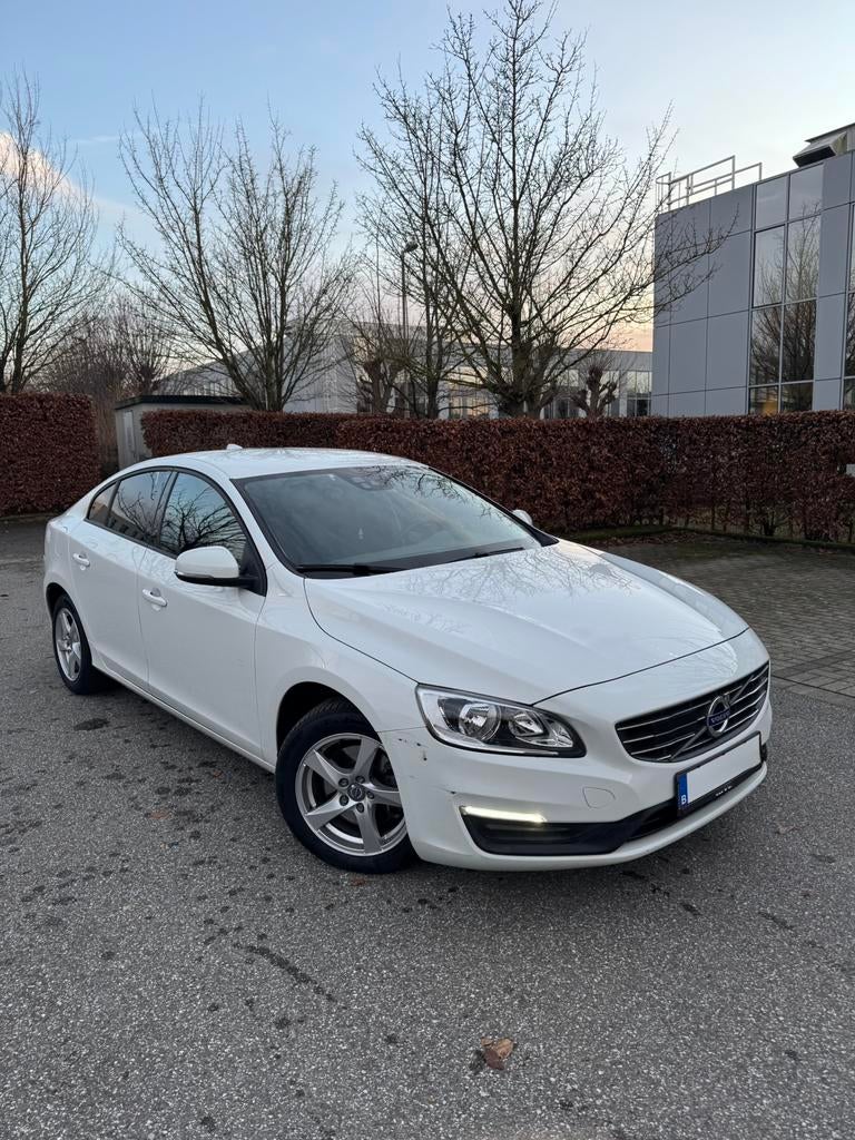 Volvo S60 2017 – 1.5 essence automatique, Autos, Volvo, Particulier, V60, Essence, Berline, 5 portes, Automatique, Blanc, Enlèvement