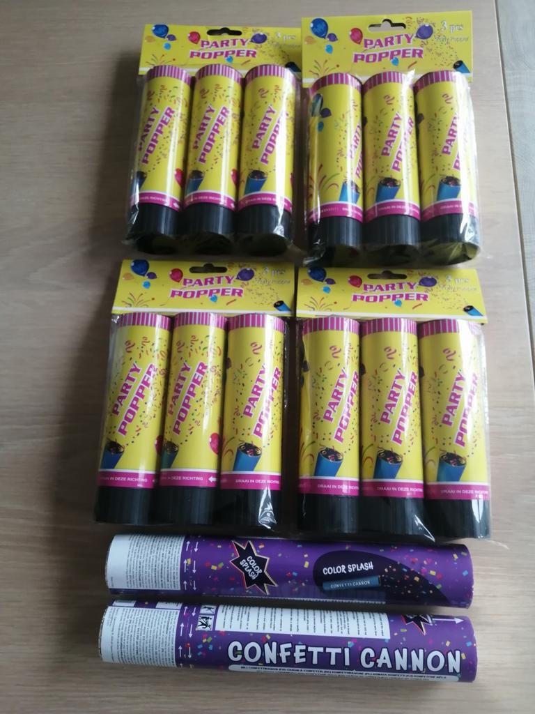 12 partypoppers en 2 confetti cannon, Hobby en Vrije tijd, Ophalen, Nieuw, Feestartikel