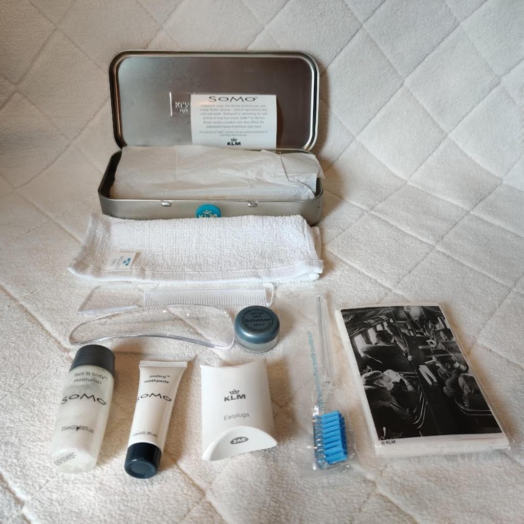 KLM Royal Dutch Airlines doosje metaal world business class, Verzamelen, Ophalen of Verzenden