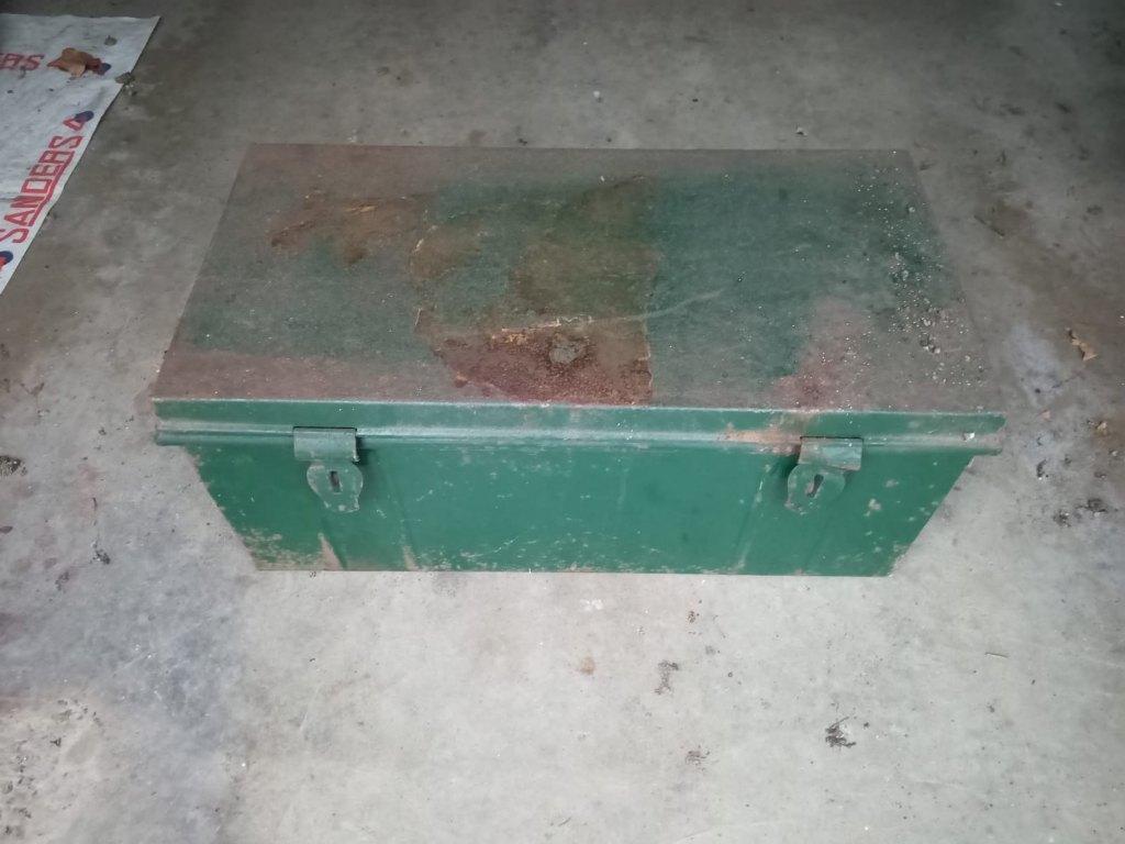 Cantine en acier, Enlèvement