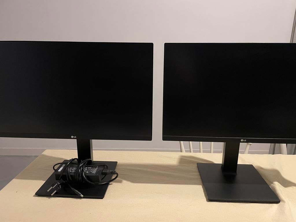 2 LG’s 24 inch QHD schermen, Enlèvement, Comme neuf